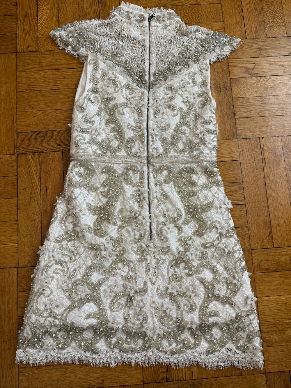 Alice + Olivia
PRIA MINI GOWN - Picture 11 of 16